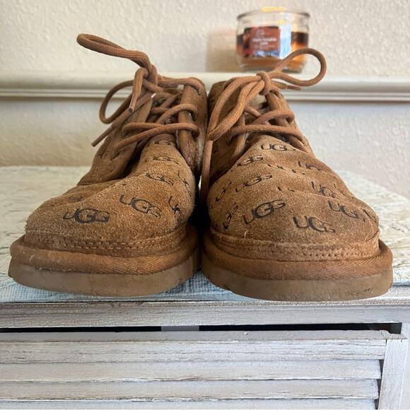 Ugg Nuemel Embossed Chukka Boot Chestnut Brown All Over Logo Womens Size 8 - Picture 4 of 11